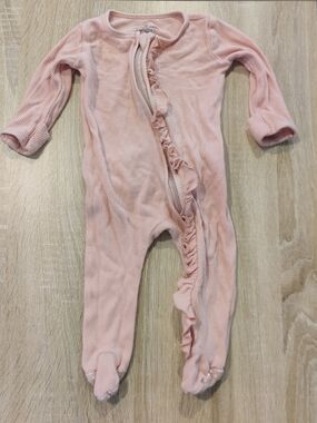 Caden Lane Light Pink Waffle/Ribbed Ruffle Zip Footie Size 3-6mo